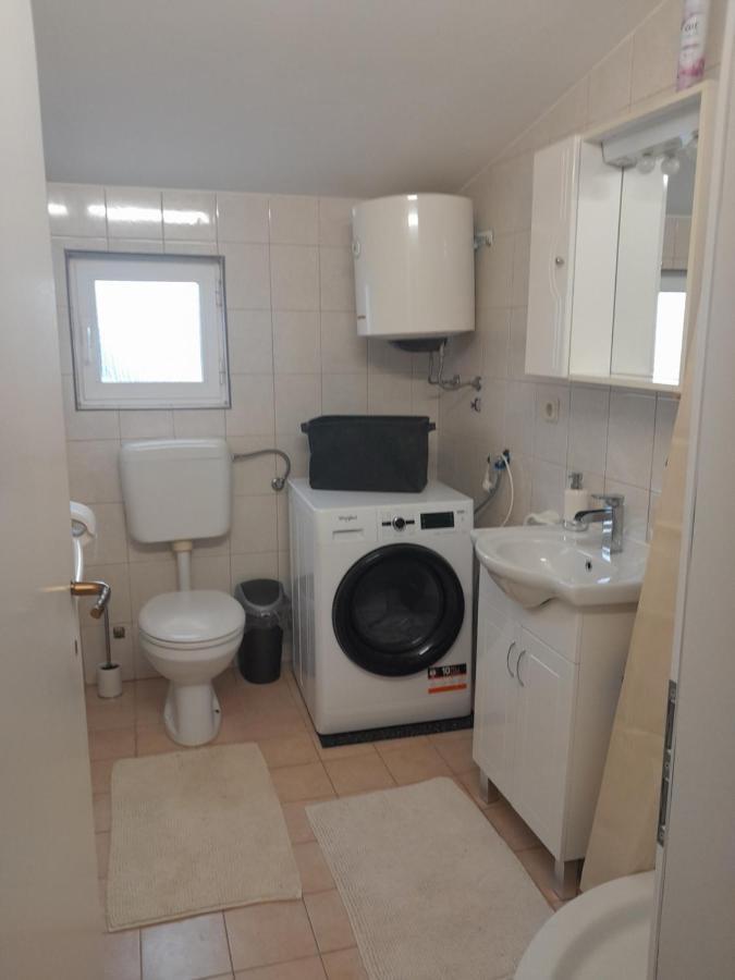 Caliente Apartments Vir B Bagian luar foto