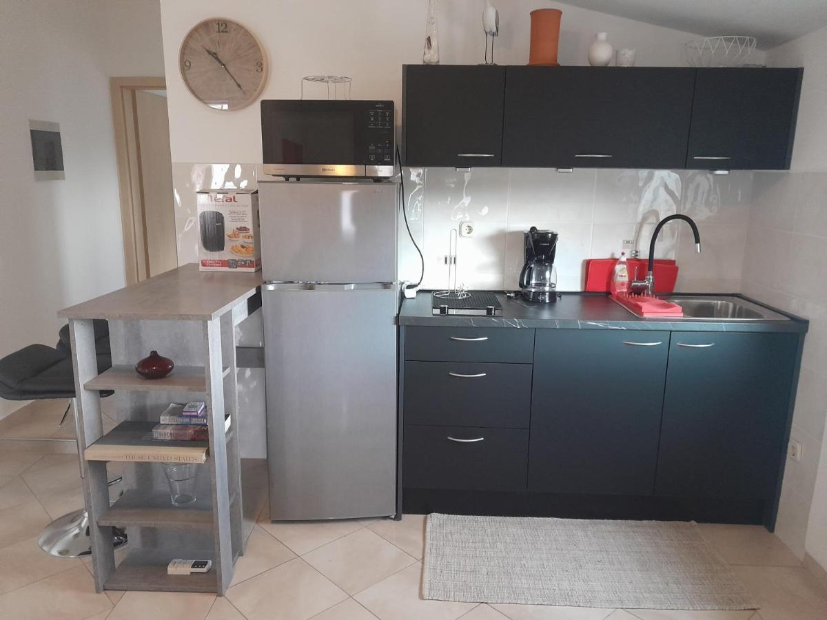 Caliente Apartments Vir B Bagian luar foto