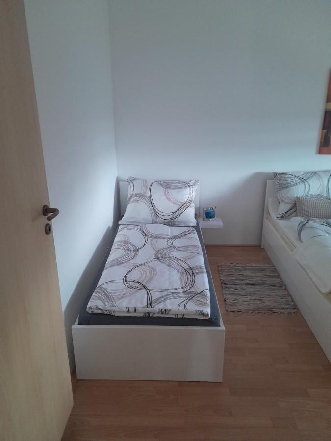 Caliente Apartments Vir B Bagian luar foto